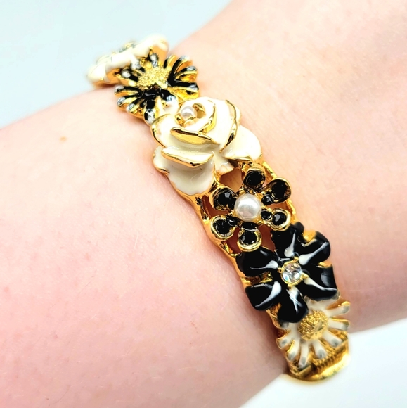 Vintage Kenneth Jay Lane Hinged Magnetic Cuff w Enamel, Pearl, Swarovski Crystal - Picture 13 of 17